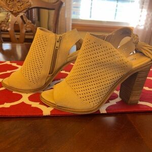 Gianni Bini Tan Peep-Toe Block Heels